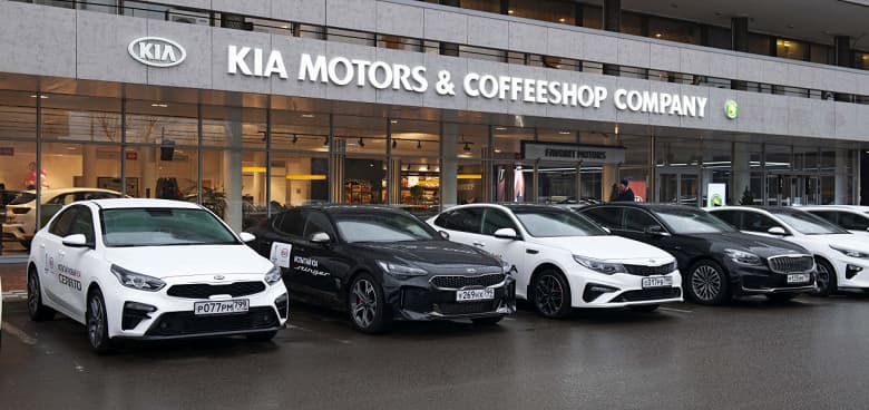 В России активно закрываются автосалоны. Какие бренды пострадали сильнее всех