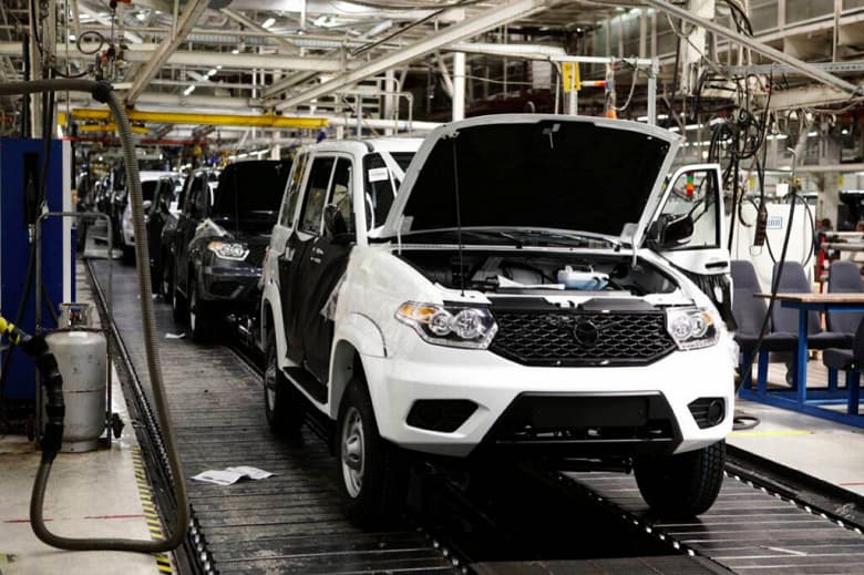 Уход из России ключевых поставщиков компонентов привел к повышению себестоимости УАЗов на 32%, а продажи завода упали на 35%