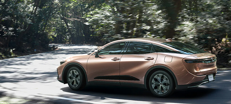 Представлена абсолютно новая Toyota Crown 2023: теперь это целых четыре модели