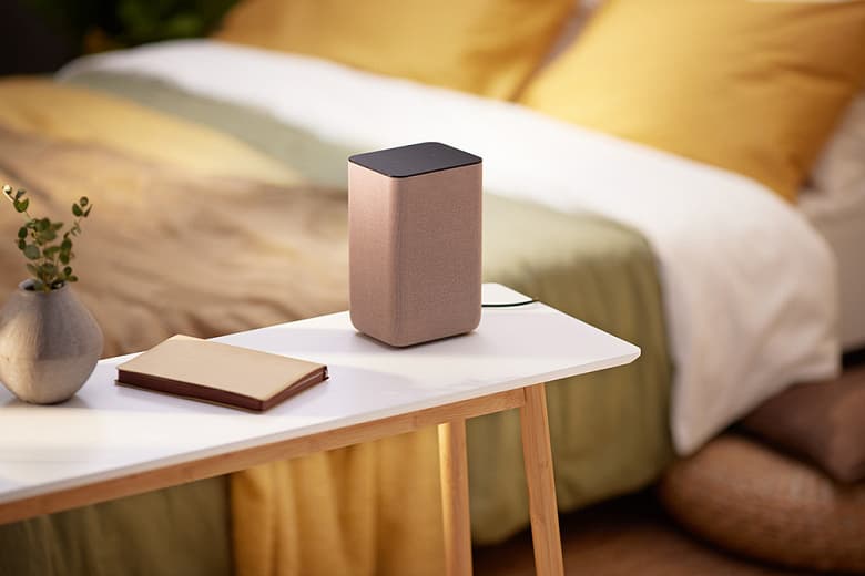 Кобальт, медный, а скоро — и песочный. Стартовали продажи Яндекс Станции второго поколения в новых цветах