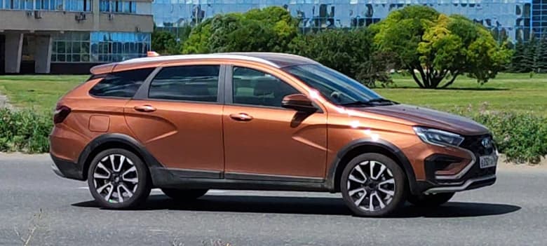Товарные Lada Vesta NG сфотографировали вживую. Счастливчики даже смогут купить эти автомобили