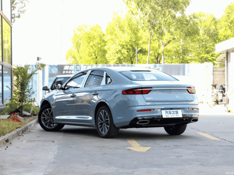 России бы не помешал такой седан. В Китае стартовали продажи нового Geely Xingrui c разгоном до 100 км/ч за 7,9 с и расходом 6,7 л на 100 км