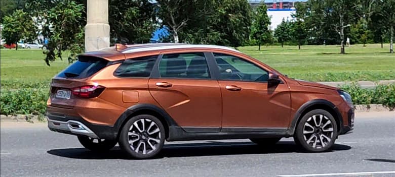 Товарные Lada Vesta NG сфотографировали вживую. Счастливчики даже смогут купить эти автомобили