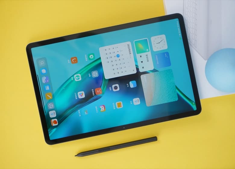 12,4 дюйма, 2,5К, 10 000 мА•ч, 67 Вт, 50 Мп и Snapdragon 870. Большой планшет Xiaomi Mi Pad 5 Pro 12.4 со стилусом и клавиатурой показали вживую со всех сторон