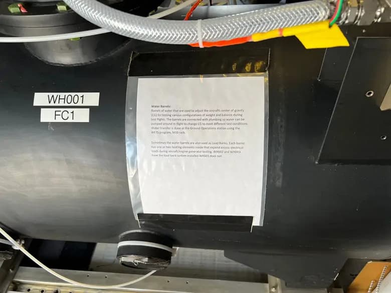 Фотогалерея дня: так тестируют самый большой в мире пассажирский авиалайнер — Boeing 777X, оснащенный складывающимися законцовками крыла