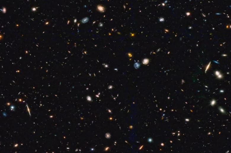 Космический телескоп James Webb заснял «галактику-самозванца»