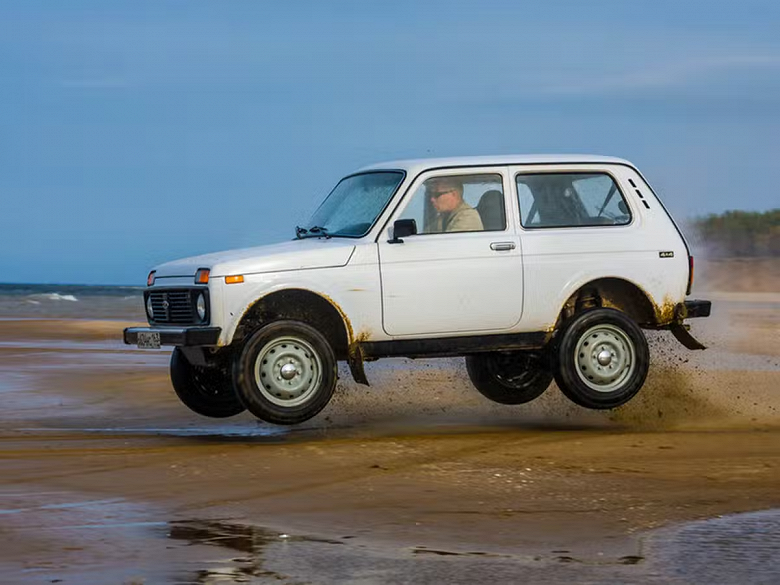 «Ростех» установил в Lada Niva более мощный двигатель. Такие машины уже выпускаются
