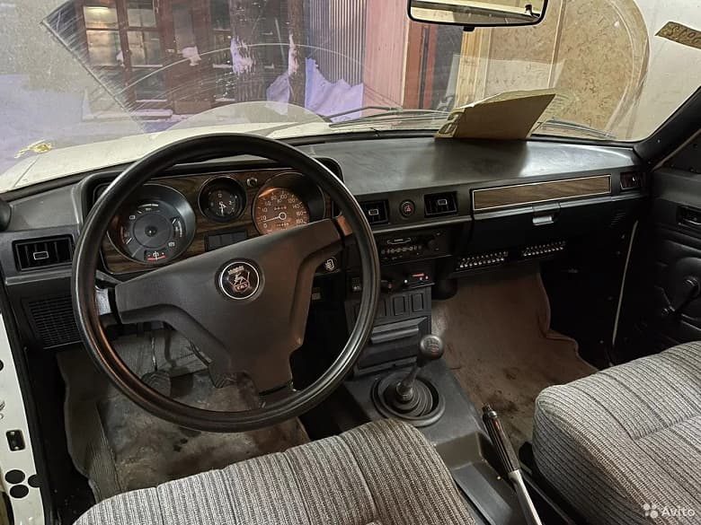 Настоящая «капсула времени» — в Москве продают «Волгу» 1994 года в идеальном состоянии с пробегом 1428 км