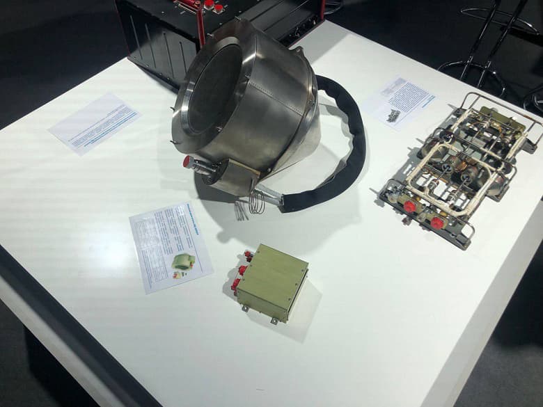 Роскосмос показал уникальные двигатели для тяжелых спутников