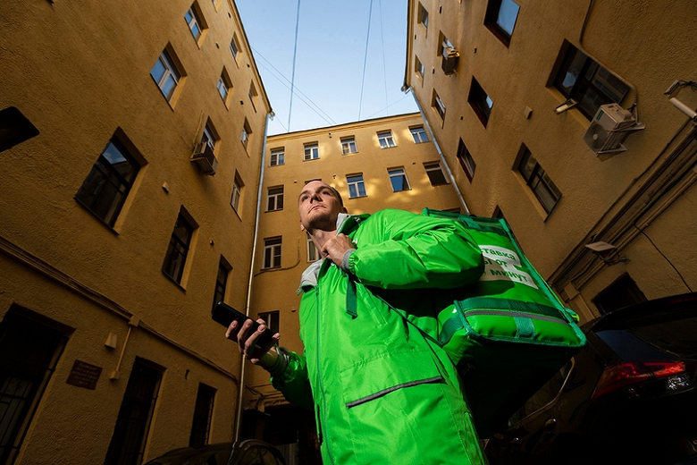 Продукты из «Пятёрочки» и «Перекрёстка» теперь можно заказать через СберМаркет и Delivery Club Продукты из «Пятёрочки» и «Перекрёстка» теперь можно заказать через СберМаркет и Delivery Club