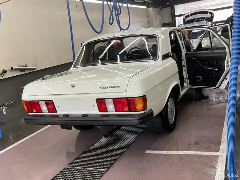 Настоящая «капсула времени» — в Москве продают «Волгу» 1994 года в идеальном состоянии с пробегом 1428 км