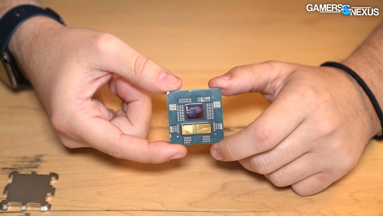 У процессоров Ryzen 7000 под крышкой скрывается золото. Появилось видео с Ryzen 9 7950X без крышки У процессоров Ryzen 7000 под крышкой скрывается золото. Появилось видео с Ryzen 9 7950X без крышки