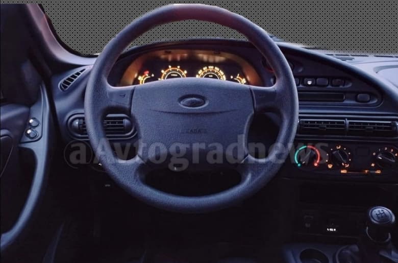 «Люкс» – это когда есть все опции. АвтоВАЗ выпустил всего 17 штук Lada Niva Travel со всеми положенными опциями, все остальные Niva Travel – «ободранные»