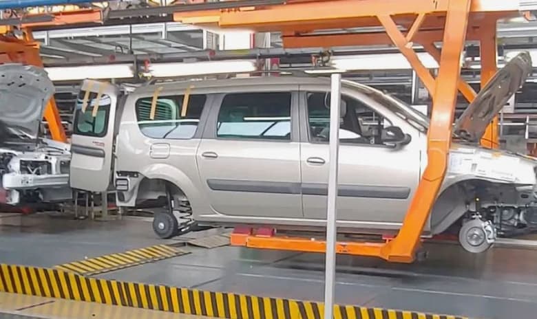 АвтоВАЗ запустил производство антикризисных Lada Largus