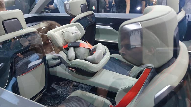 Представлен Skoda Vision 7S — первый автомобиль компании в совершенно новом стиле