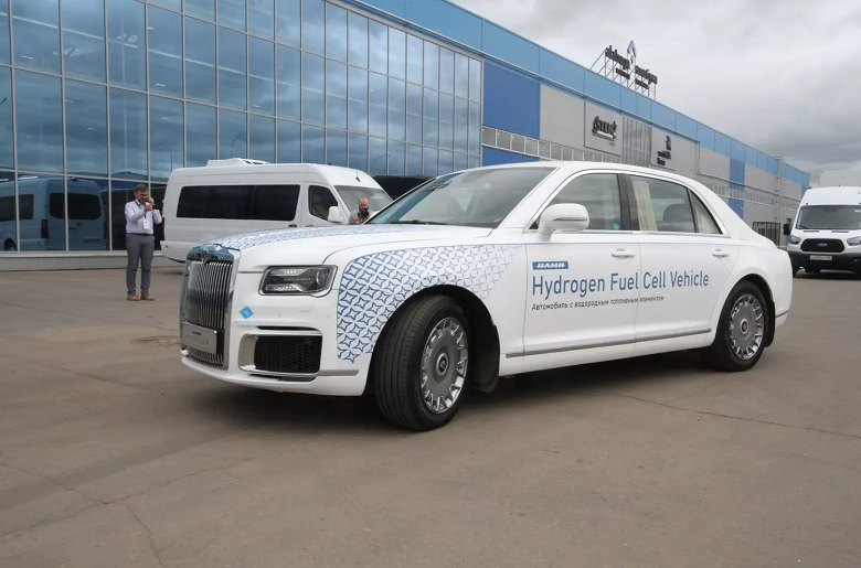 «Информация по поводу стоимости на данный момент отсутствует». Историю о 36 млн рублей за водородный Aurus Senat прокомментировали в НАМИ