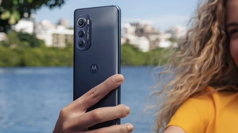 OLED, 144 Гц и MediaTek Dimensity 1050 за 500 долларов. Представлен Motorola Edge 2022