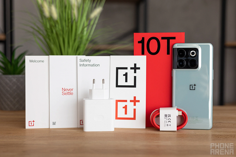 Snapdragon 8 Plus Gen 1, 120 Гц и 160 Вт. Комплект поставки и живые фото OnePlus 10T показали сразу после анонса Snapdragon 8 Plus Gen 1, 120 Гц и 160 Вт. Комплект поставки и живые фото OnePlus 10T показали сразу после анонса