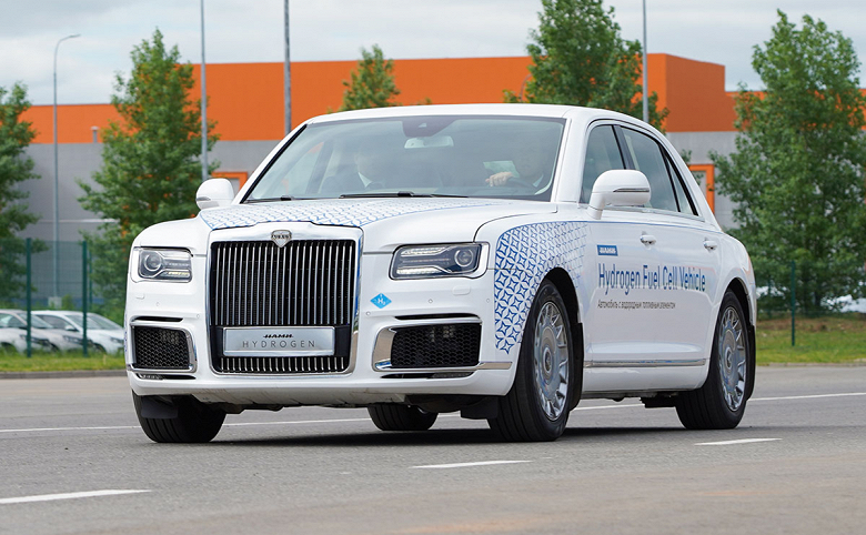 Простите, сколько? Названа стоимость российского водородного седана Aurus Senat