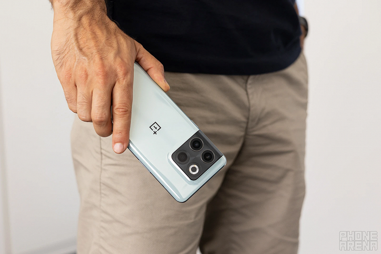 Snapdragon 8 Plus Gen 1, 120 Гц и 160 Вт. Комплект поставки и живые фото OnePlus 10T показали сразу после анонса