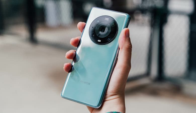 Honor «сжирает» конкурентов быстрее, чем в своё время это делала Huawei. Компания наращивает продажи на родном рынке огромными темпами Honor «сжирает» конкурентов быстрее, чем в своё время это делала Huawei. Компания наращивает продажи на родном рынке огромными темпами