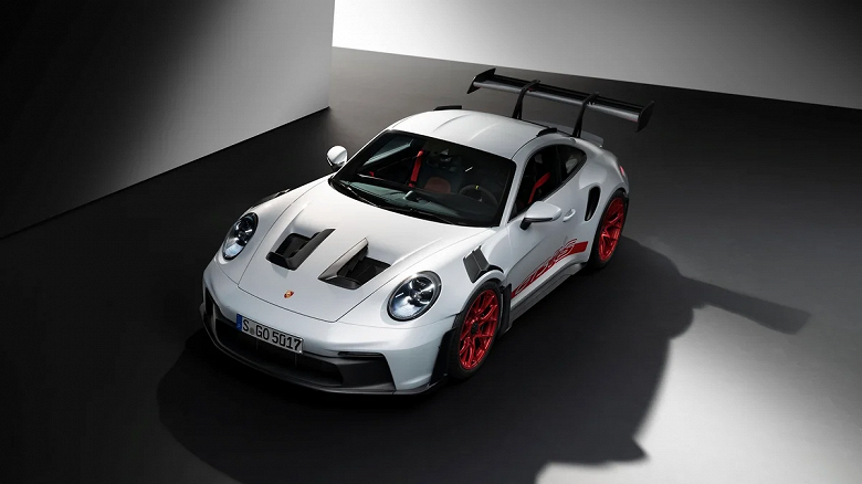 Представлено новое поколение спорткара Porsche 911 GT3 RS