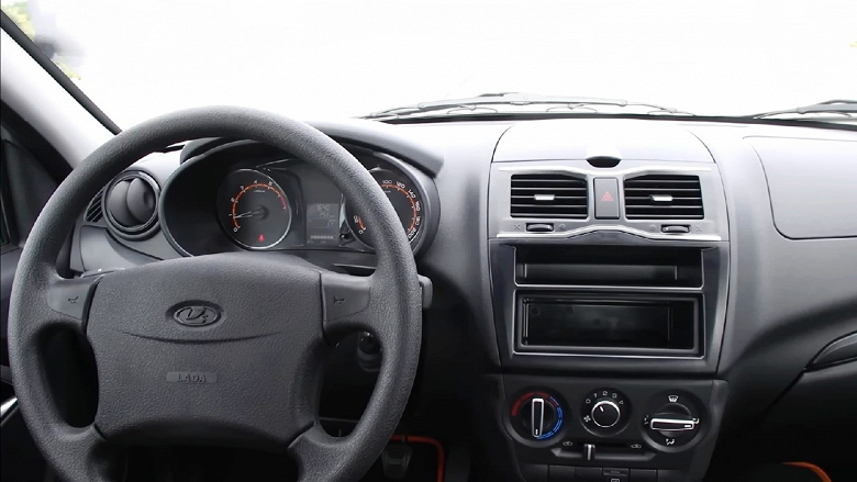 Подушки безопасности нашли: новые Lada Granta получат их уже в августе. С ABS и ESP сложнее