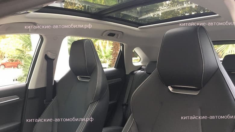 В Сочи показали кроссоверы JAC JS4 и JS6 для России. Первый, возможно, будут собирать в Москве под брендом «Москвич»