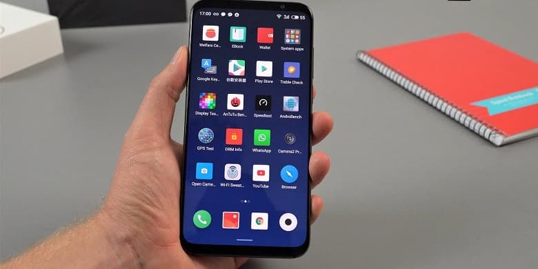 Сделать невидимую камеру проще, чем может показаться — достаточно вернуть её на место. Новый Google Pixel получит экран без вырезов и отверстий