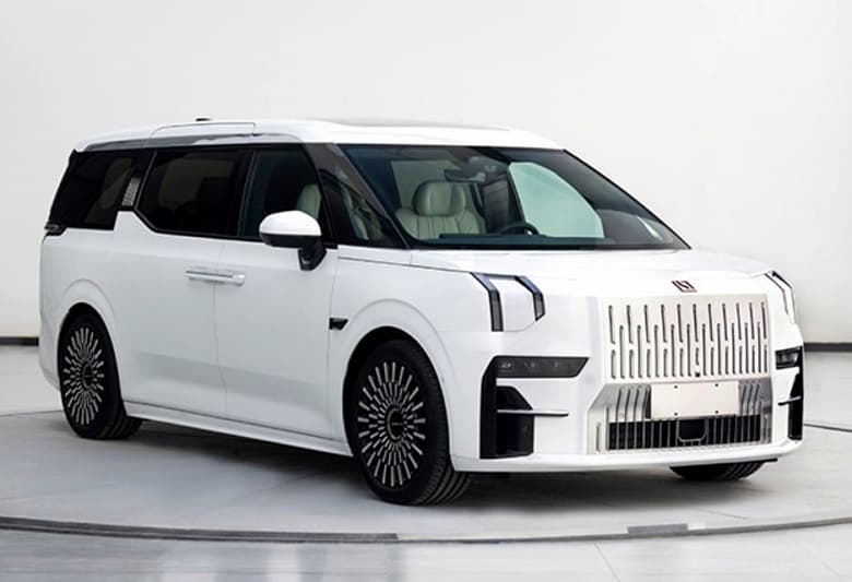 534 л.с., полный привод, запас хода 700 км. Раскрыты характеристики Zeekr 009 – люксового минивэна Geely