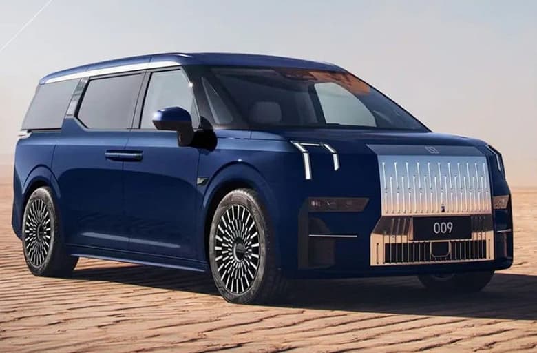 534 л.с., полный привод, запас хода 700 км. Раскрыты характеристики Zeekr 009 – люксового минивэна Geely