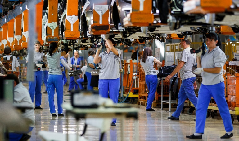 АвтоВАЗ назвал зарплаты для новых сотрудников без опыта