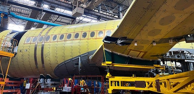 Завершается сборка первого опытного образца отечественного самолёта SSJ New