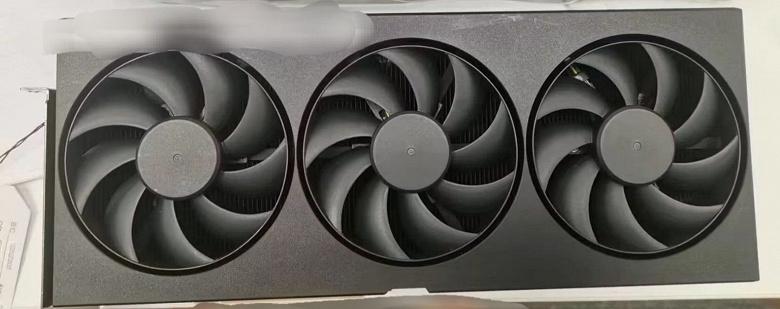 В Сеть слили фото прототипа GeForce RTX 4090 В Сеть слили фото прототипа GeForce RTX 4090