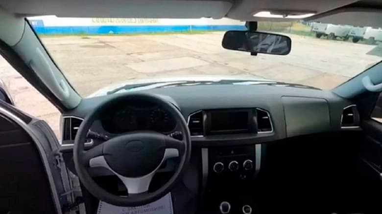 Так выглядит упрощённый «УАЗ Патриот» 2022 модельного года. Первые фото снаружи и внутри