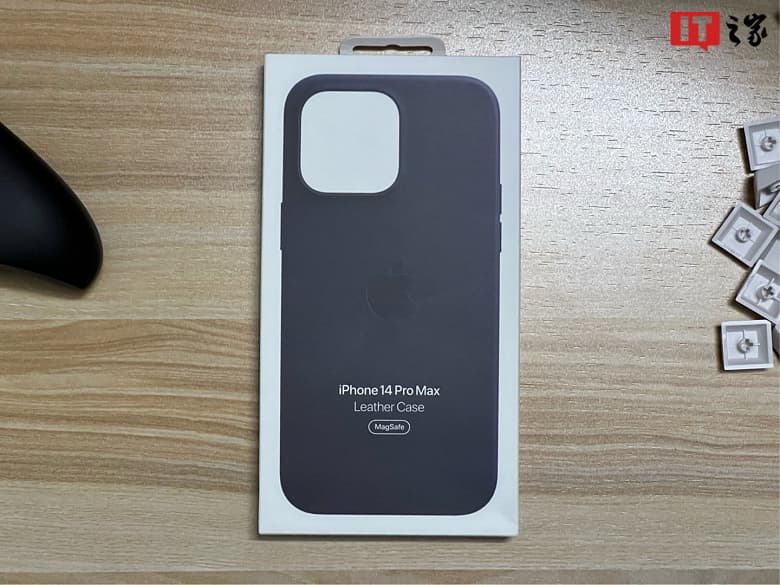 При покупке чехлов для iPhone 14 рекомендуют быть внимательными. Реальные цвета отличаются от рекламируемых