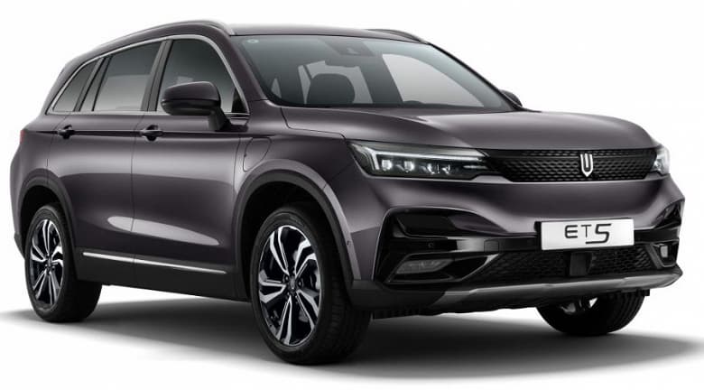 В России появилась новая автомобильная марка – Skywell. Электрический кроссовер ET5 с запасом хода 500 км и мощностью 204 л.с. можно будет купить уже через месяц