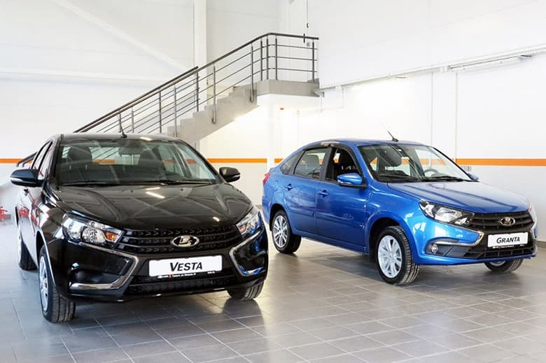 Электромобили Lada Vesta и Lada Granta могут выйти уже после Largus