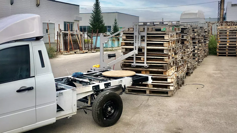 Lada Granta — теперь и грузовичок с манипулятором для загрузки европаллет