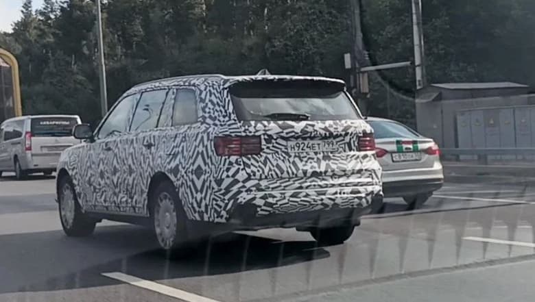 Внедорожник Aurus Komendant тестируют на дорогах общего пользования в Москве