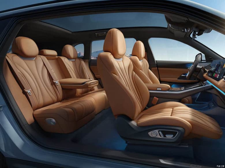 551 л.с., запас хода 650 км, полный привод, два 15-дюймовых экрана, 31 датчик в системе автономного вождения и цена всего лишь 56 400 долларов. Представлен Xpeng G9 — гроза BMW X5 и Porsche Cayenne