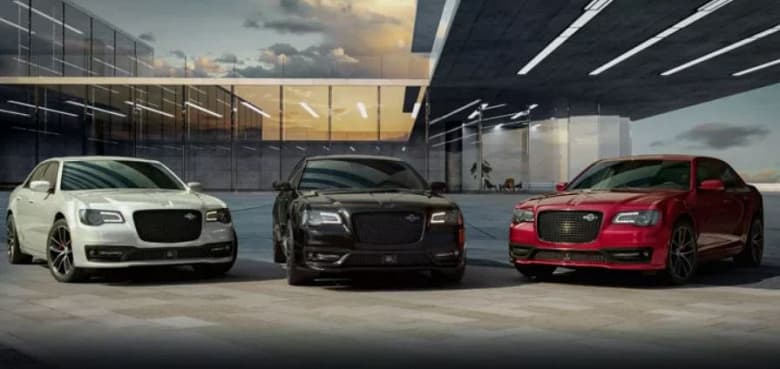 485 л.с., разон до 100 км/ч за 4,3 секунды, эксклюзивное исполнение и цена на уровне Lada Vesta. Chrysler анонсировал прощальную версию легендарного седана 300C