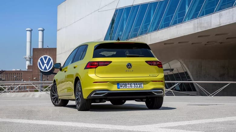 Илон Маск ошибается? Бензиновый Volkswagen Golf подорожал в Европе наполовину за последние годы