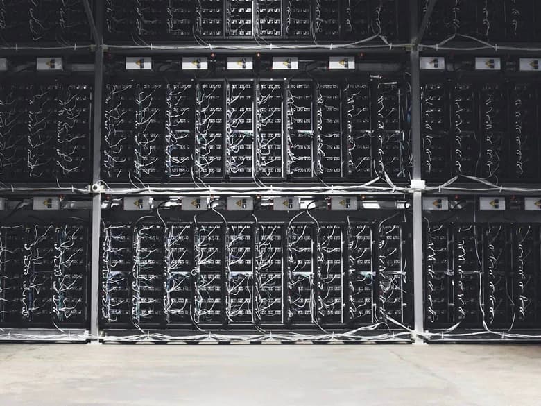 Жители норвежского города Сортланн жалуются на сильный шум от майнинговых ферм