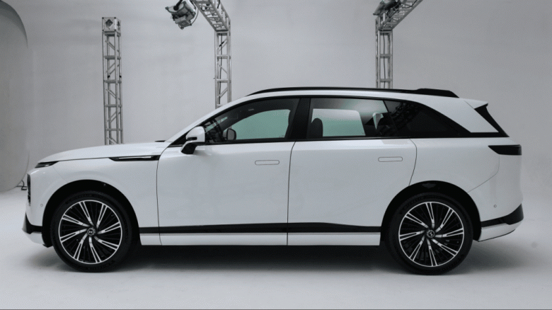 551 л.с., запас хода 650 км, полный привод, два 15-дюймовых экрана, 31 датчик в системе автономного вождения и цена всего лишь 56 400 долларов. Представлен Xpeng G9 — гроза BMW X5 и Porsche Cayenne