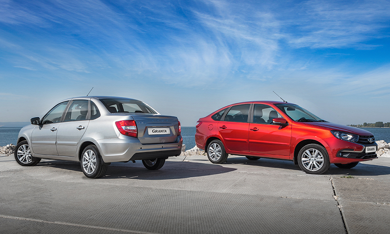 АвтоВАЗ уже почти вернулся на уровень 2021 года. Продажи Lada Granta и Niva Legend взлетели до небес