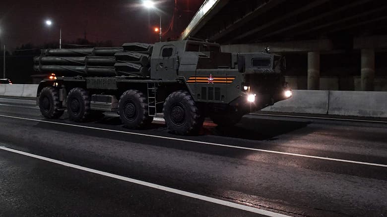 Российские реактивные системы залпового огня «Торнадо-С» начнут стрелять одноразовыми беспилотниками Российские реактивные системы залпового огня «Торнадо-С» начнут стрелять одноразовыми беспилотниками