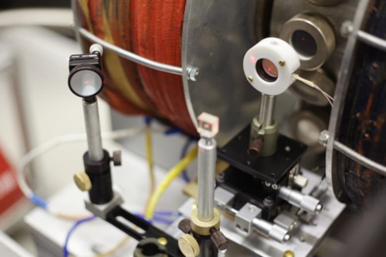 Российские ученые создали мультищелочной источник спин-поляризованных электронов Российские ученые создали мультищелочной источник спин-поляризованных электронов