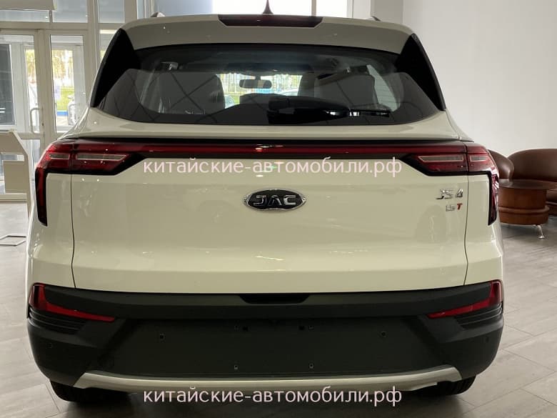 Практически детективная история с JAC JS4. Кроссоверы продают в России, но официально об этом ничего не говорится