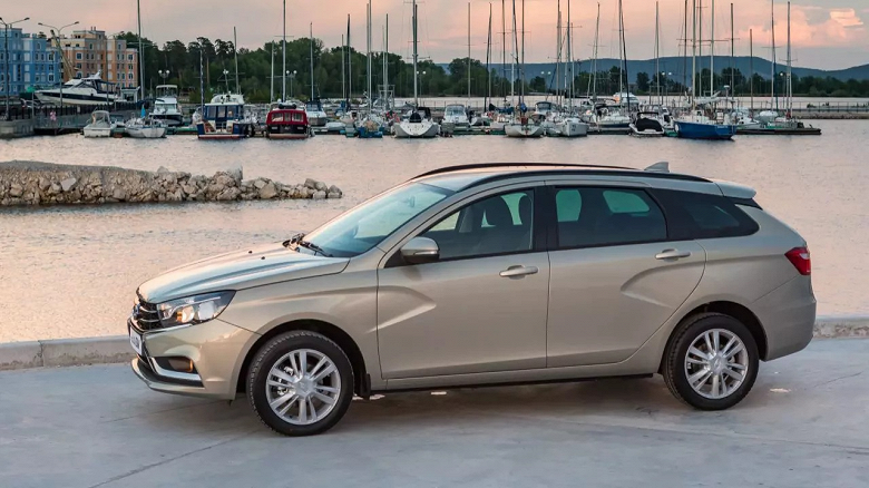 АвтоВАЗ призывает не покупать белорусские Lada Vesta АвтоВАЗ призывает не покупать белорусские Lada Vesta